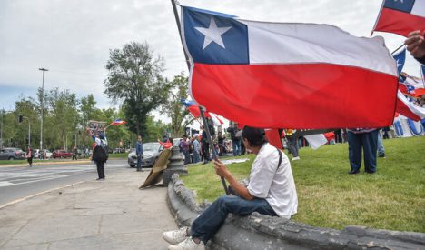 Fundación Sol y deterioro de empleo joven: caldo de cultivo para el ascenso de la extrema derecha