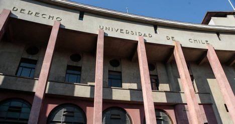 Joven del Colegio La Girouette se convierte en el mejor puntaje de Derecho 2025