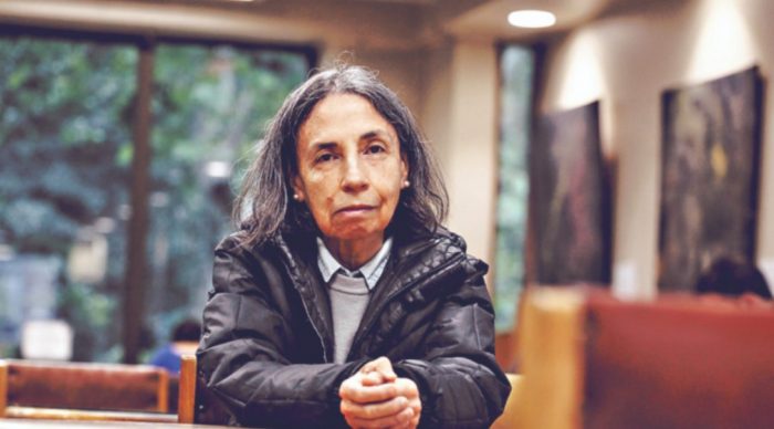 Tarde de poesía con Elvira Hernández en Espacio Literario de Ñuñoa