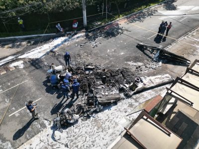 Brasil: dos muertos tras caer una avioneta en una avenida de São Paulo