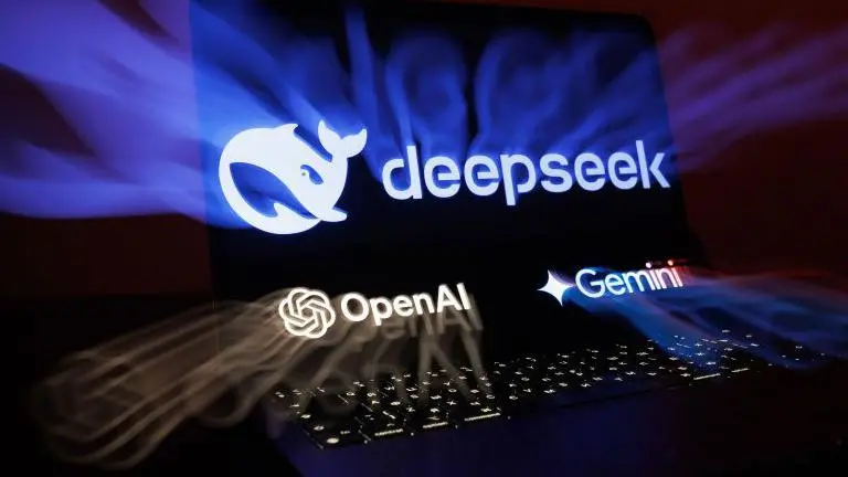 ChatGPT vs DeepSeek: OpenAI acusa a sus rivales chinos de usar su trabajo para desarrollar su IA