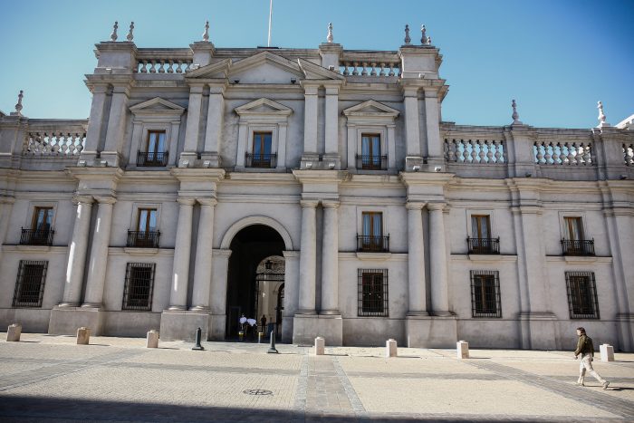 Presidente Boric asiste a misa en memoria de carabinero fallecido en La Moneda