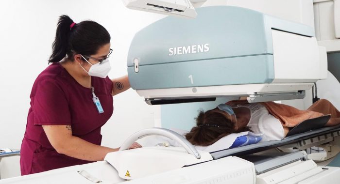 Cáncer en Chile: la carrera desigual que estamos perdiendo