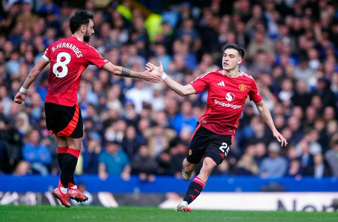 Premier League: Manchester United se salva de la derrota ante el Everton pero agranda las dudas