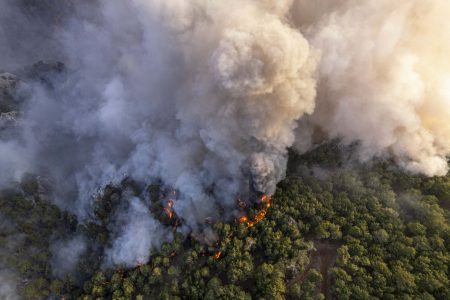 Extienden toque de queda en La Araucanía por incendios forestales hasta el domingo