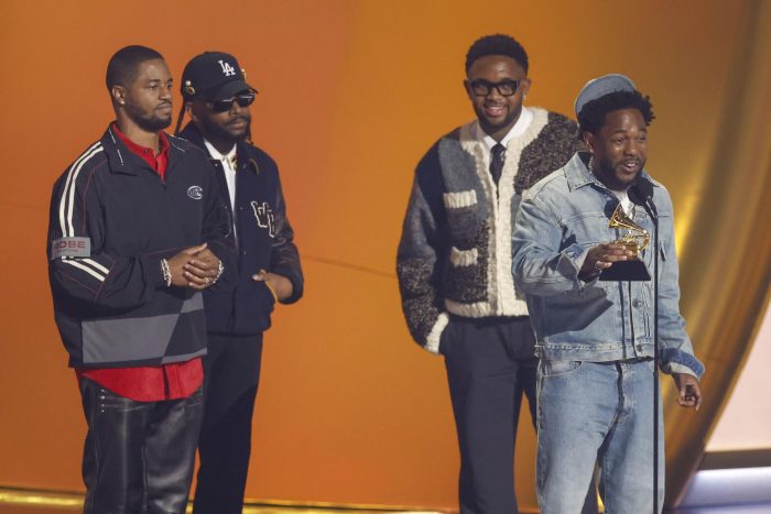 Kendrick Lamar se impone en unos Grammy que otorgan a Beyoncé su ansiado álbum del año