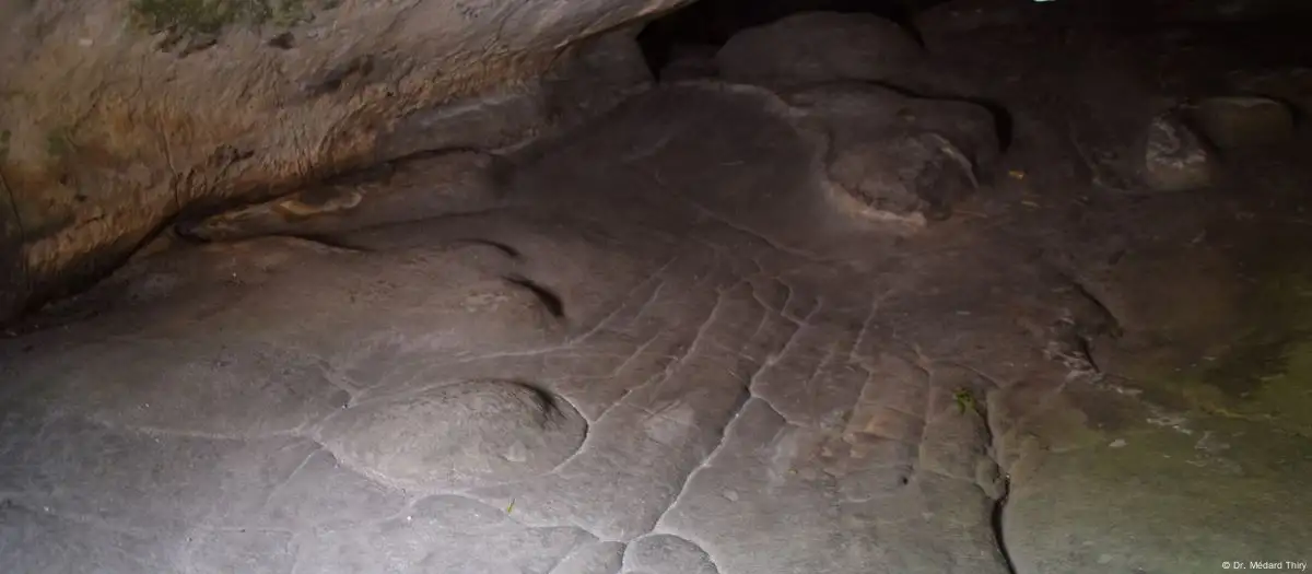 Descubren en una cueva el mapa 3D más antiguo del mundo