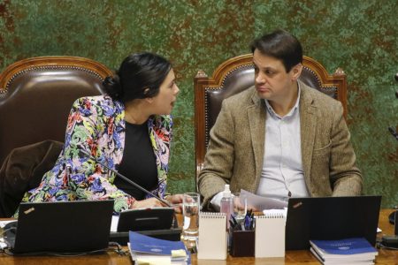 Gaspar Rivas asumiría como presidente de la Cámara de Diputados tras renuncia de Karol Cariola