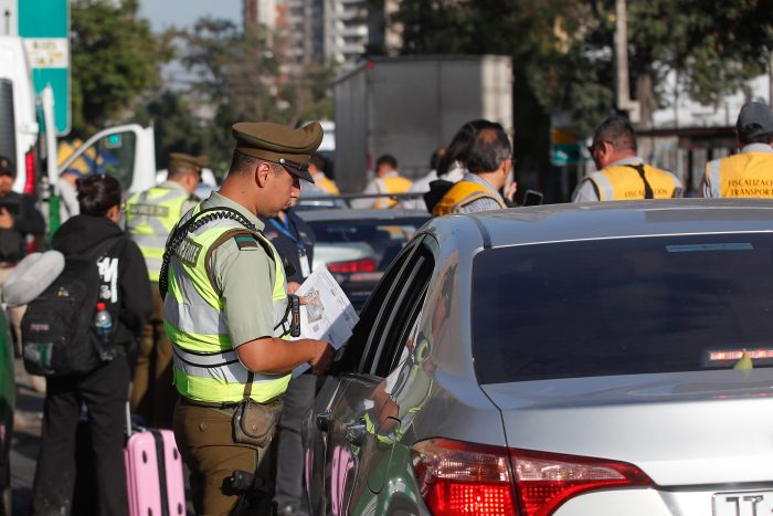 Hombre escapa de fiscalización y huye por túnel de metro en Maipú