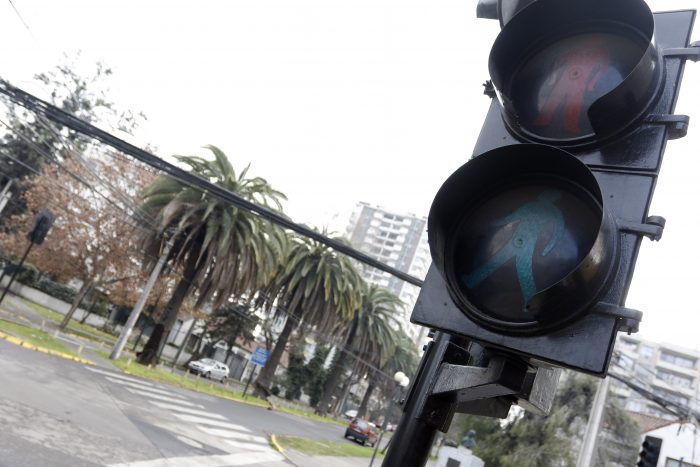 Corte de luz en comunas de la RM: más de 68 mil hogares sin luz en pleno 'superlunes'