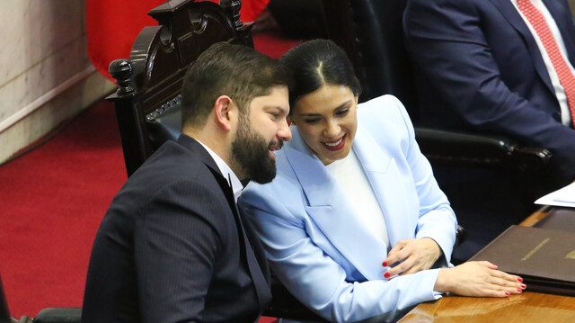 Boric responde a chats filtrados de Cariola y Hassler: “No me van a poner en contra de compañeras”