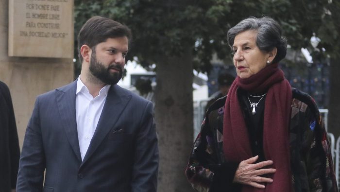 Presidente Boric asegura que Chile “le debe mucho” a senadora Isabel Allende
