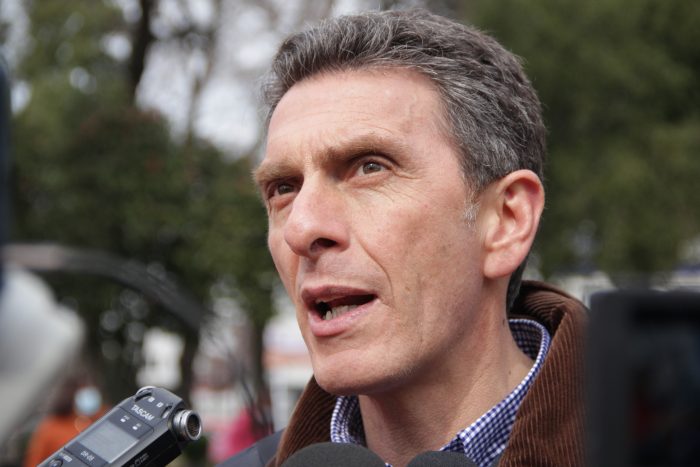 Tricel golpeó la mesa: suspende a alcalde de Chillán y lo castiga con 50% menos de sueldo
