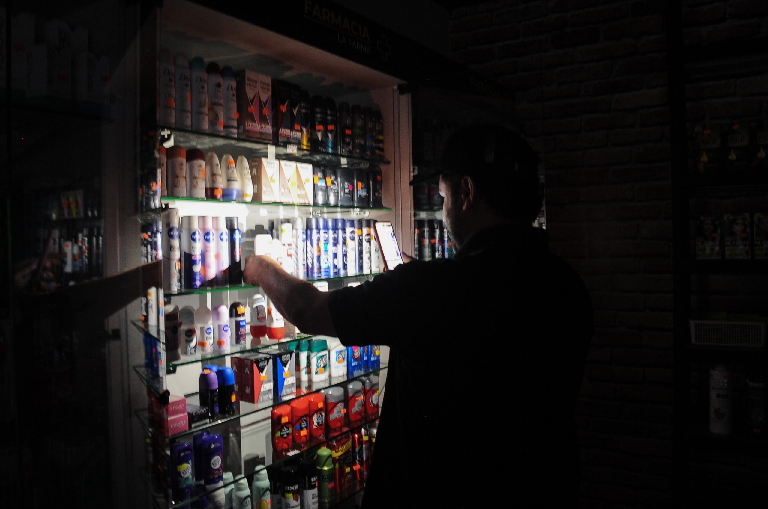 Por culpa del apagón nacional, actividad económica cayó 0,1% en febrero