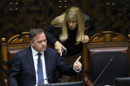 Ni el PC ni Kast y Kaiser: senador Walker advierte que Demócratas "no pactará" con los extremos
