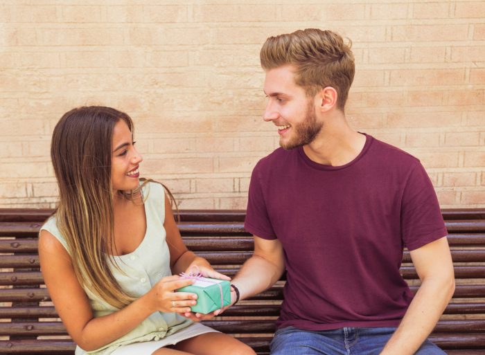 El olfato también elige: cómo las mujeres detectan amistades masculinas por su olor