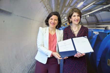 Ministra Etcheverry firma en Ginebra acuerdo de admisión de Chile como Estado Miembro Asociado CERN