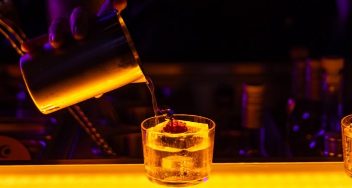 Artemisa: café de día, cóctel de noche