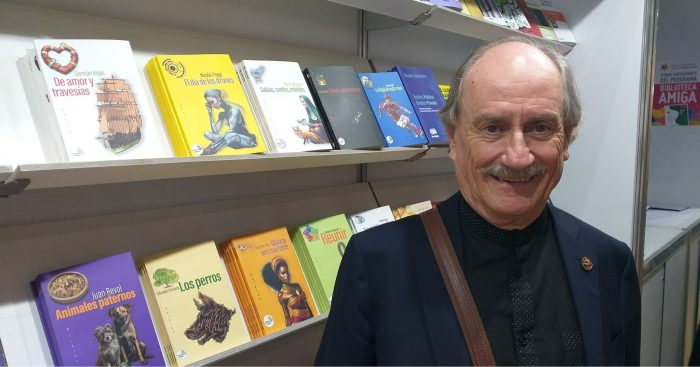 Poemario “De amor y travesías” de Germán Rojas: la sorpresa que nos arroja a un oleaje impredecible