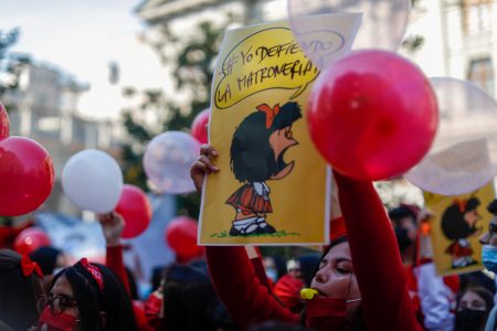 Colegio de Matronas convocó este viernes a movilización nacional para rechazar decreto del Minsal