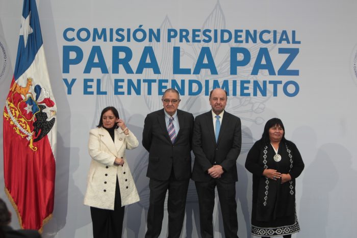 Informe de Comisión para la Paz propone: cambiar sistema de compras y liberar uso de predios mapuche