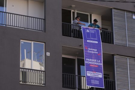 ¿El sueño de la casa propia es real? Censo 2024 revela que 61,1% es dueño y sólo un 26% arrienda