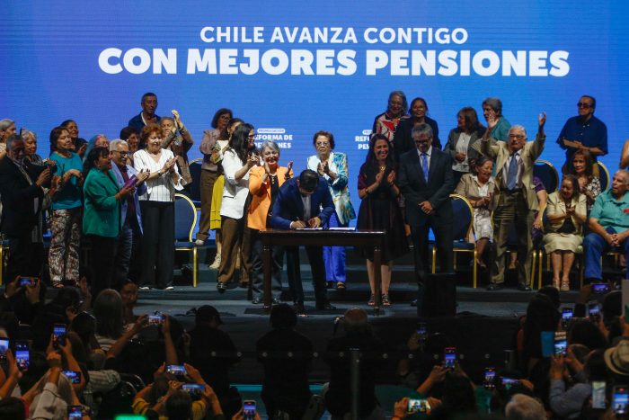 Foro Económico Mundial destaca las “lecciones” al mundo del acuerdo por pensiones chileno