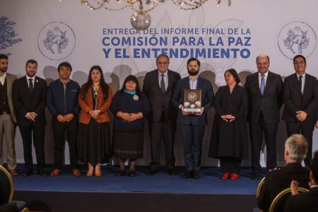 Comisión para la Paz: expertos dudan que disminuya la violencia pero valoran Ley de Reparación