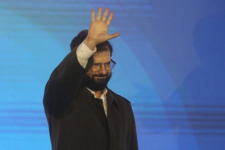 ¿Se va el vecino del Barrio Yungay? Presidente Boric dice que se mudará a San Miguel