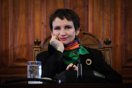 Tohá presenta batería de medidas para el problema migratorio: propuso "regularización cautelosa"