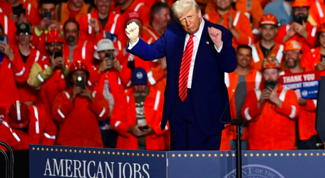 Trump anuncia aranceles del 50% al acero mientras goza de permiso temporal para mantener impuestos