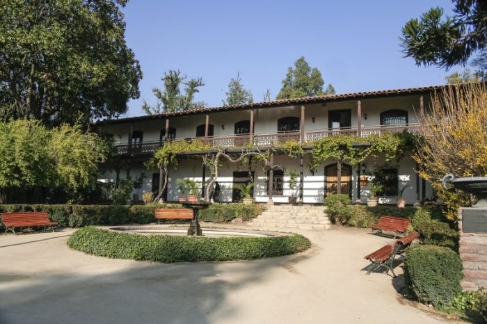 Día de los Patrimonios Culturales: Universidad abrirá Casona Las Condes y el Palacio Herquíñigo