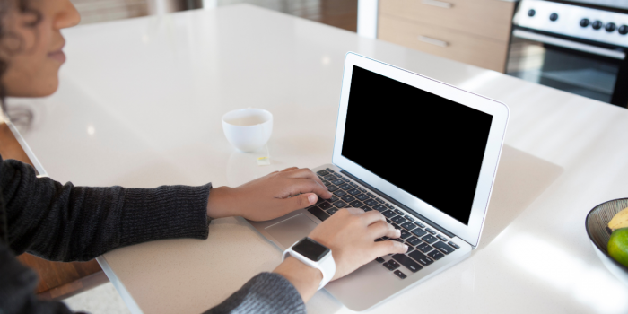 Teletrabajo pierde terreno en Chile: el modelo híbrido se consolida como la opción preferida