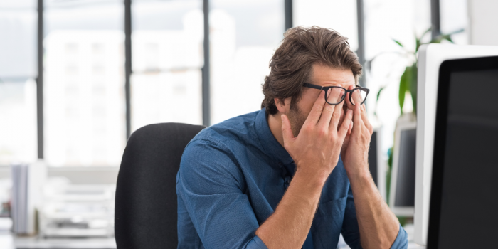 Bienestar laboral en crisis: 74% de los trabajadores ya no se siente física ni mentalmente bien