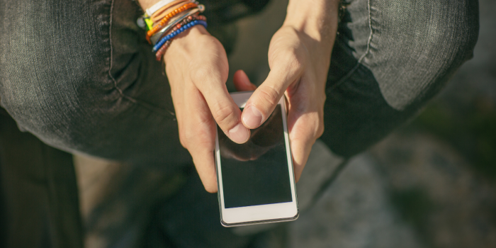 Estudio de Cambridge revela el impacto de las redes sociales en adolescentes con trastornos mentales