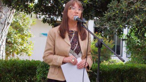 Otro Monsalve en la mira: renuncia hermana del exsubsecretario por viajar con licencia médica