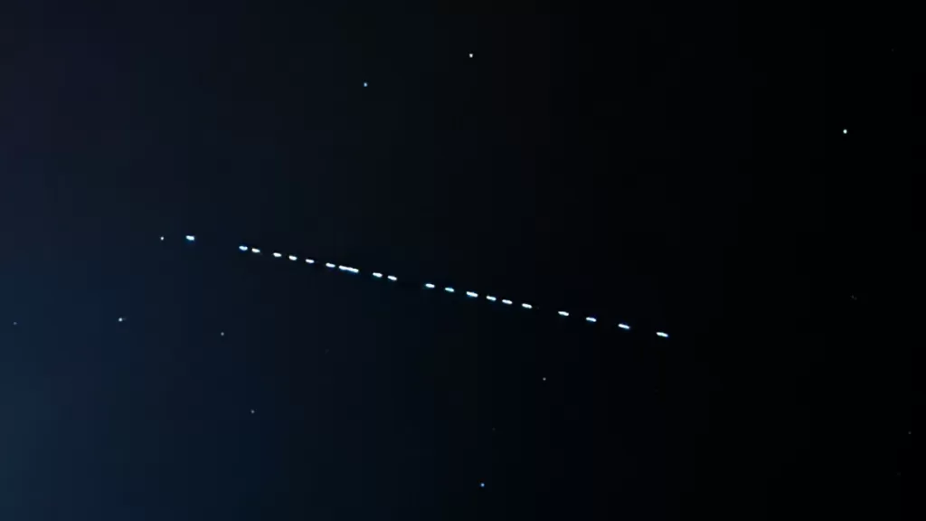 Las zonas de Chile que podrán disfrutar del paso del tren de satélites de Starlink esta semana