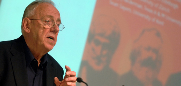 Alasdair MacIntyre: pensar con tiempo y a destiempo