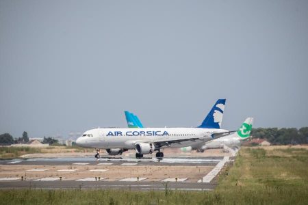 Fallo en control aéreo deja segundo día de cancelaciones en aeropuerto de París