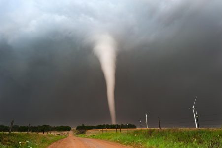 Qué hacer en caso de tornado según la IA