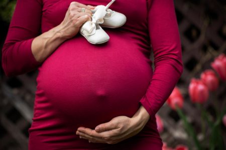 Ser mamá después de los 35: ¿Es posible sin congelar óvulos ni gastar millones?