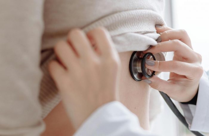 Tuberculosis en Chile: el enemigo silencioso que persiste y cómo reconocer sus síntomas a tiempo