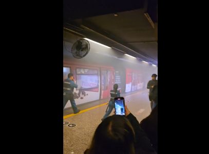 Estallido dentro de la estación Universidad de Chile provocó retrasos en la Línea 1 del Metro