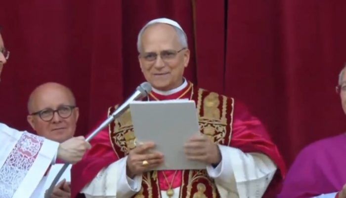 Nuevo papa León XIV saluda en español a su antigua diócesis de Chiclayo en Perú