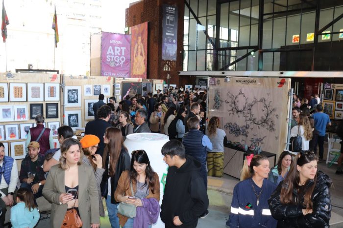 Feria Art Stgo en el GAM