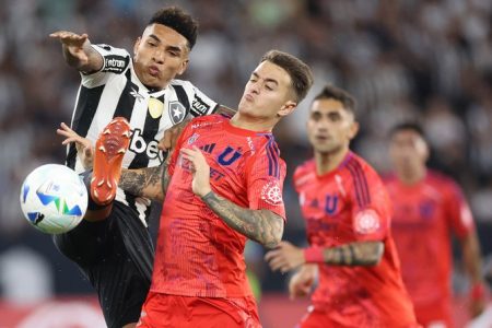 Pese a jugar con un hombre más, la U pierde ante Botafogo y es eliminada de la Copa Libertadores