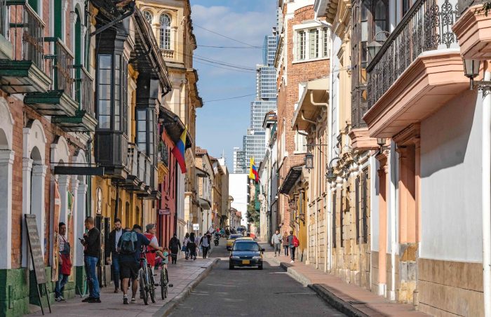 Explora el centro histórico de Bogotá: patrimonio, cultura y gastronomía en un solo recorrido