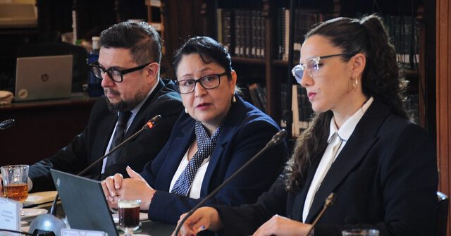 Contraloría: funcionarios aprovecharon licencias médicas para estudiar en el extranjero