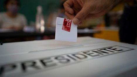 El peso electoral de los votantes menores de 35 años que podría definir las presidenciales 2025