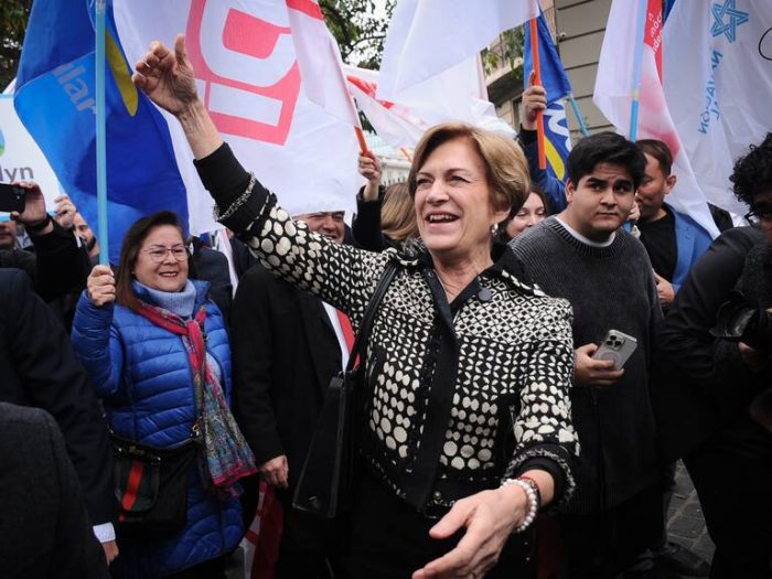 Comando de Matthei “torea” a Winter: “No respondemos a candidatos que no marcan más de un dígito”